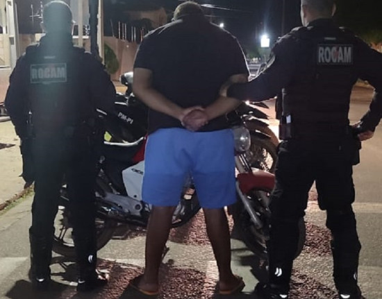 Suspeito de violência contra ex-companheira é preso dirigindo embriagado