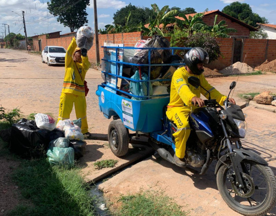 Teresina inicia testes de motocicletas de coleta para atender áreas de difícil acesso