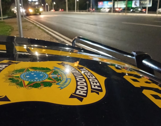 PRF prende homem com mandado em aberto por homicídio em Teresina