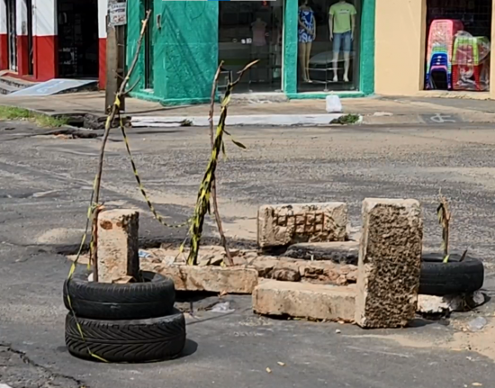 Buraco causa transtorno em cruzamento entre avenidas na zona Sul de Teresina