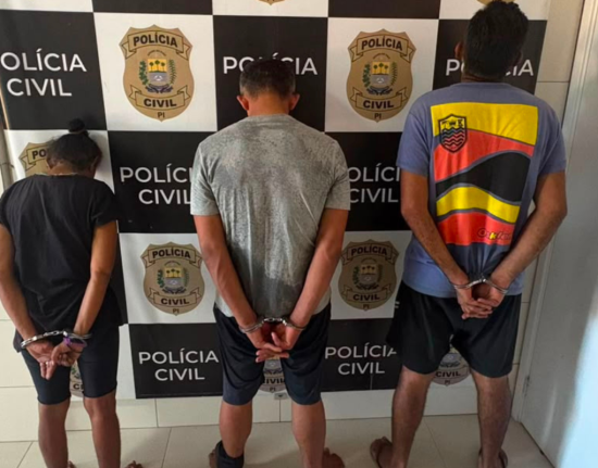 Três pessoas são presas durante operação no Centro da capital.