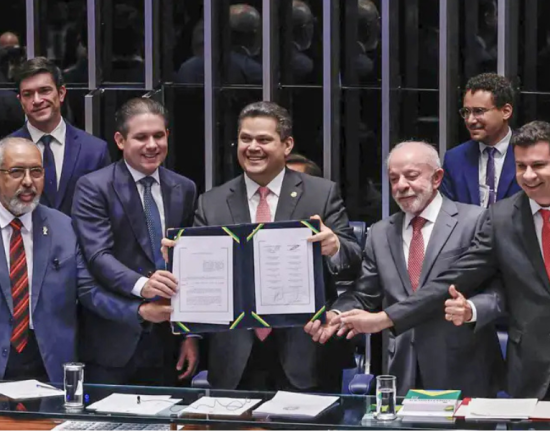 Congresso promulga fim da 6x1 em primeira mudança trabalhista desde 1988