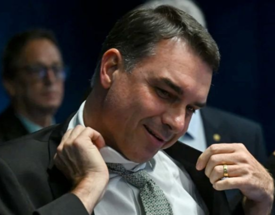 PF aciona autoridades na Argentina sobre possível fuga de Flávio; país nega