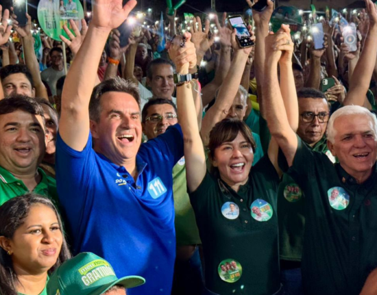 Ivanária Sampaio reúne apoiadores e candidatos aliados em comício em Esperantina