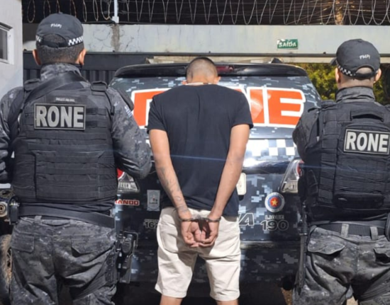 Homem com mandado de prisão por roubo é preso durante abordagem em Teresina