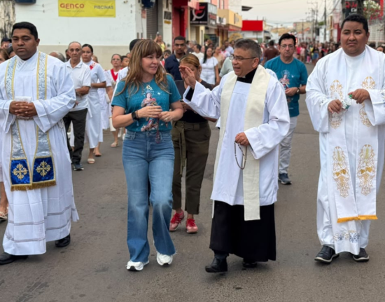 Prefeita de Esperantina participa do encerramento dos festejos de Nossa Senhora da Boa Esperança