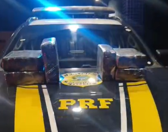 PRF apreende mais de 24 kg de maconha em ônibus na BR-343, em Piripiri