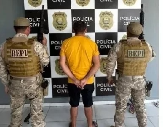 Ex-vereador de Madeiro é detido com arma e mais de R$ 40 mil em dinheiro