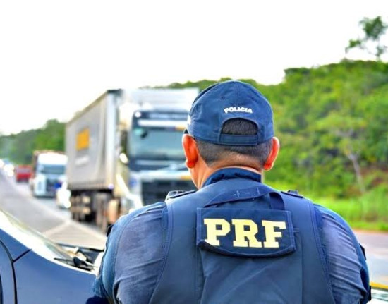 Caminhões terão restrição nas rodovias federais do Piauí durante feriado