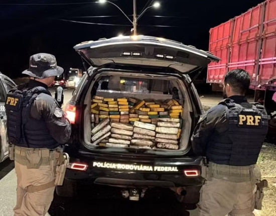 PRF intercepta carga com mais de 200 kg de cocaína e skunk em rodovia no Sul do Piauí