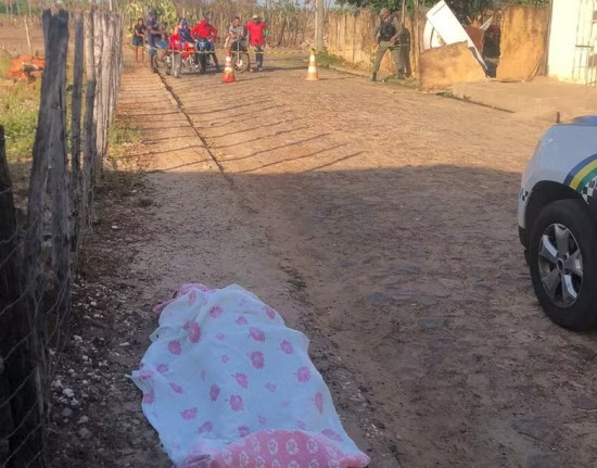 Jovem é assassinado a tiros e facadas dentro de casa em Campo Maior