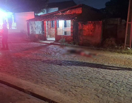 Adolescente é morto a tiros próximo a escola na zona Sul de Teresina