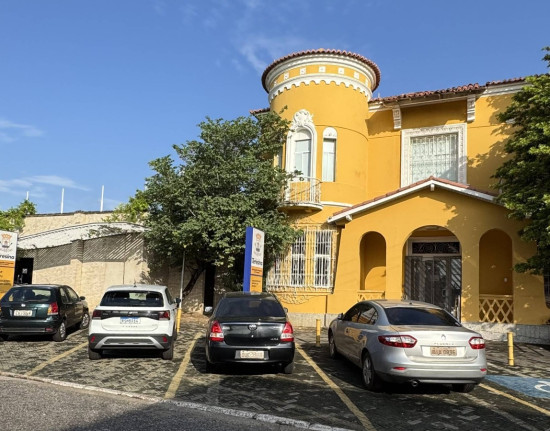 Queda de cabos de fibra óptica deixa UAP Centro sem atendimento nesta segunda