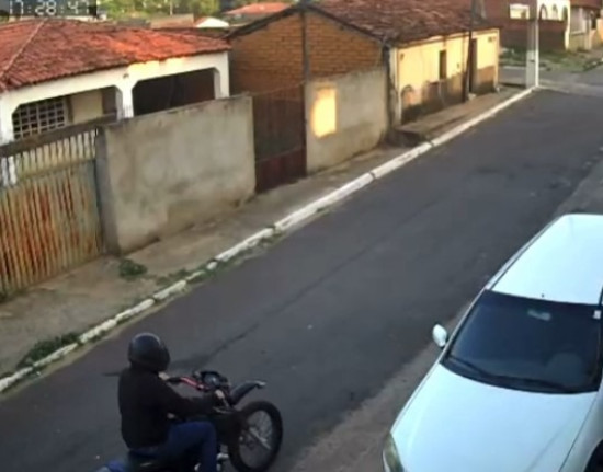 Dupla é baleada em posto e polícia apura possível disputa entre facções no Sul do Piauí