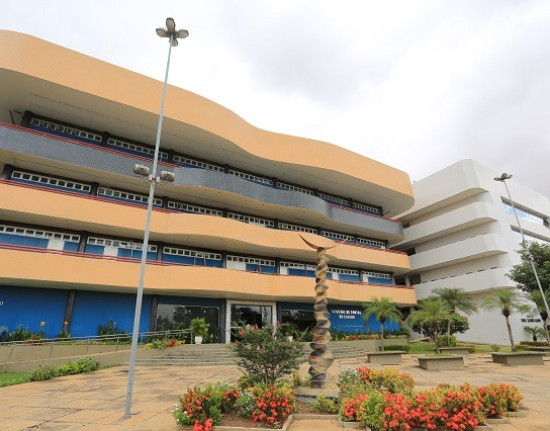 TCE-PI bloqueia contas de prefeituras e da Câmara Municipal