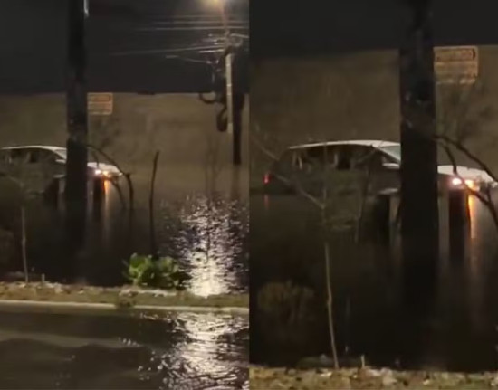 Carro fica ilhado após forte chuva de 86 mm atingir Teresina
