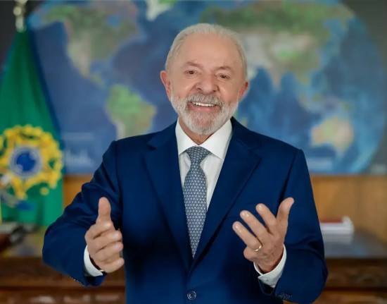 Isenção do IR deve injetar R$ 28 bilhões na economia e reduzir desigualdade, diz Lula