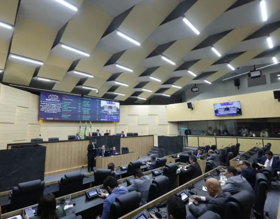 Deputados retornam às secretarias após movimento estratégico na Alepi