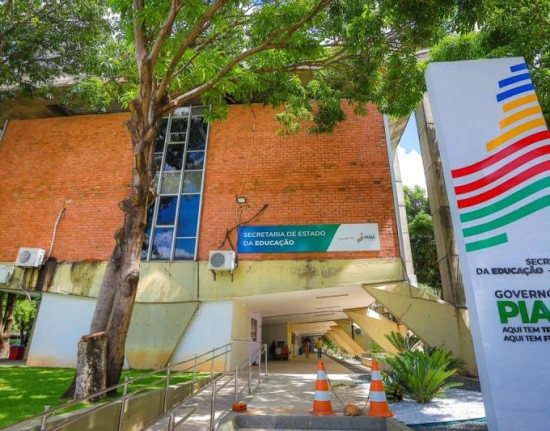 Governo do Piauí promove 927 professores da rede estadual