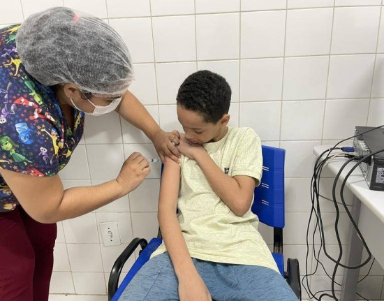 FMS convoca público de 10 a 14 anos para vacinação contra a dengue