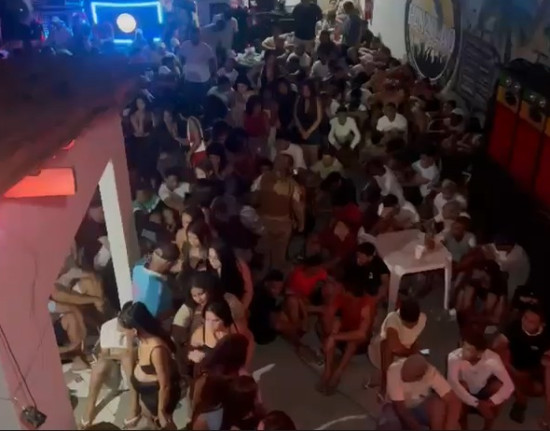 Operação policial flagra irregularidades em casa de eventos