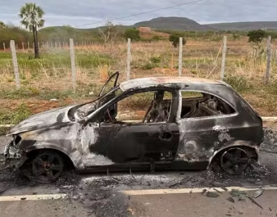 Carro de atleta é destruído por incêndio oito meses após compra no Piauí