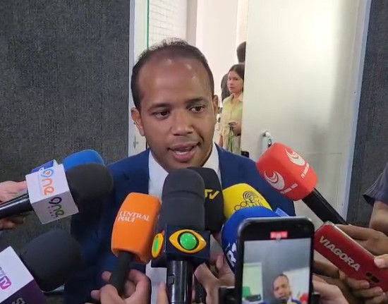 Enzo Samuel descarta deixar o PDT e reafirma pré-candidatura