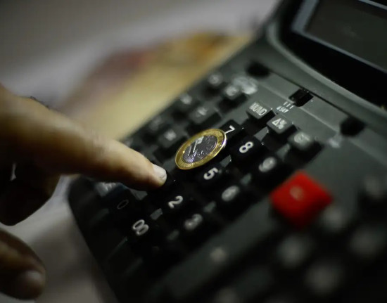 Inflação oficial recua para 3,81%, com variação de 0,7% em fevereiro