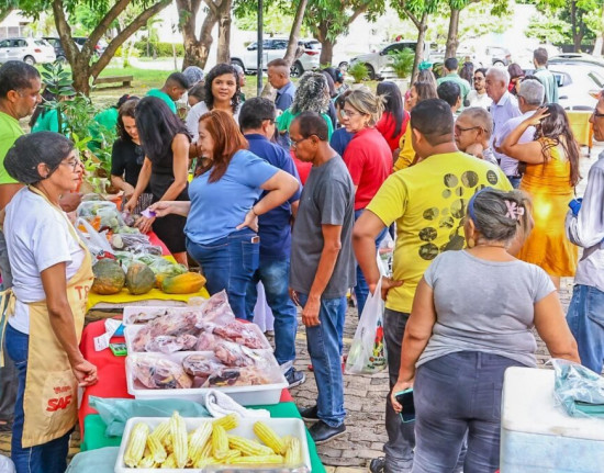 Quitanda da Agricultura Familiar leva sabores juninos a espaços públicos