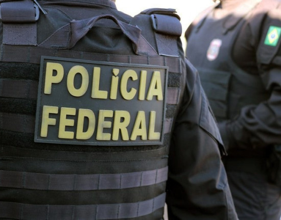 PF desmantela esquema de diplomas universitários falsos e prende suspeito