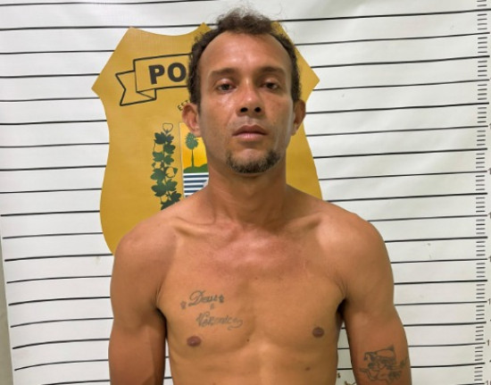 Suspeito de tráfico é preso em casa usada para venda de drogas