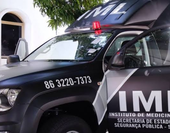 Homem mata irmã, mantém mãe refém e é baleado
