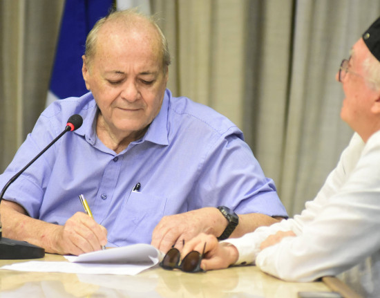 Prefeitura empossa conselheiros de cultura para o biênio 2025-2027