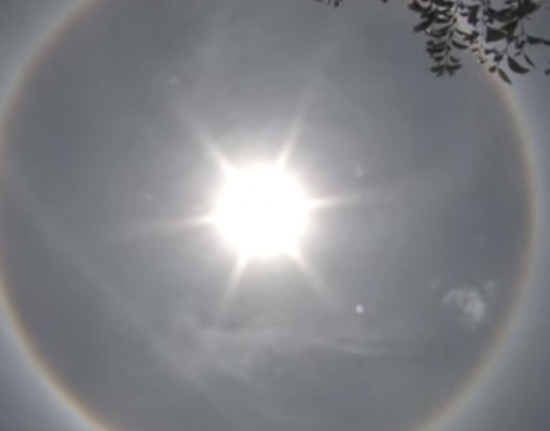 Arco-íris em torno do sol chama atenção em Picos