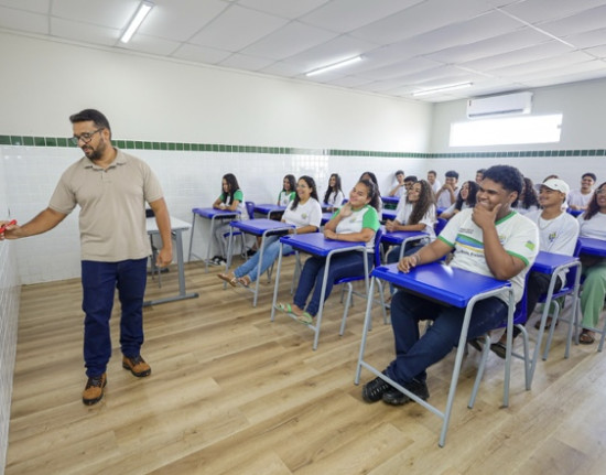 Seduc realiza convocação para cadastro de reserva de professor substituto