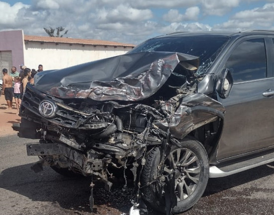 Homem morre em colisão entre picape e SUV de luxo na PI-378, em Pio IX