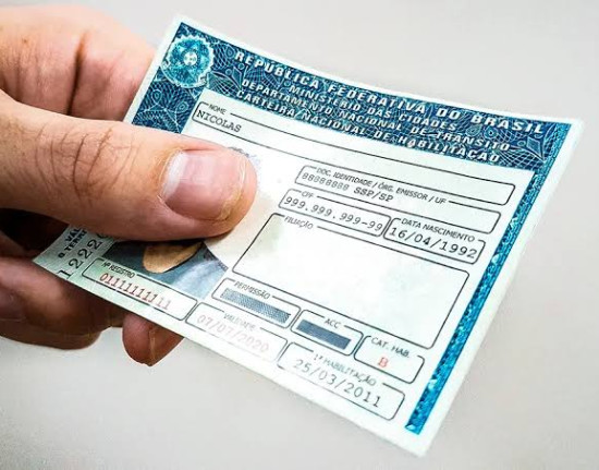 Piauí acumula até 8 mil CNHs atrasadas após impasse com gráfica, diz Detran