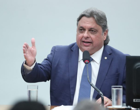Deputado federal Júlio Arcoverde (PP) sofre acidente doméstico e passa por exames em SP