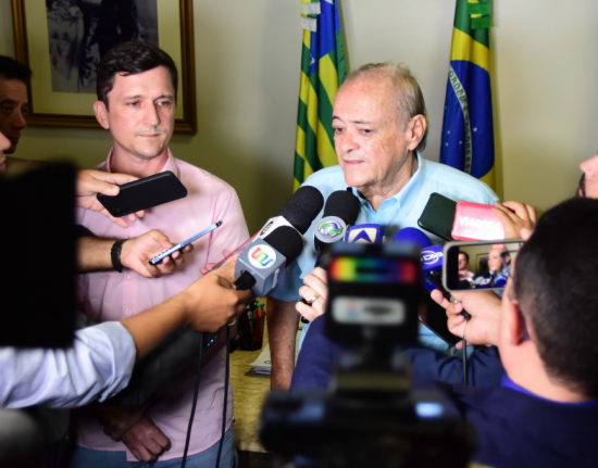 Silvio Mendes anuncia antecipação do salário de servidores de Teresina