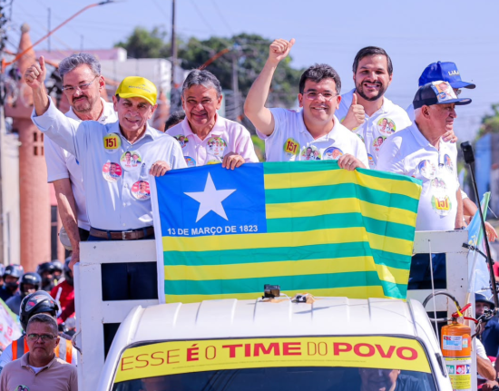 Rafael Fonteles destaca expansão do metrô durante carreata na zona Sul da capital