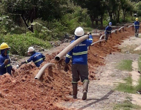 Águas de Teresina é notificada para esclarecer suposta poluição do Rio Poti