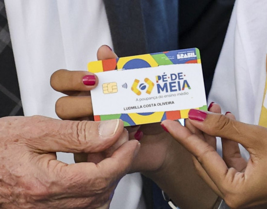 Pé-de-Meia paga parcela por frequência a nascidos em julho e agosto