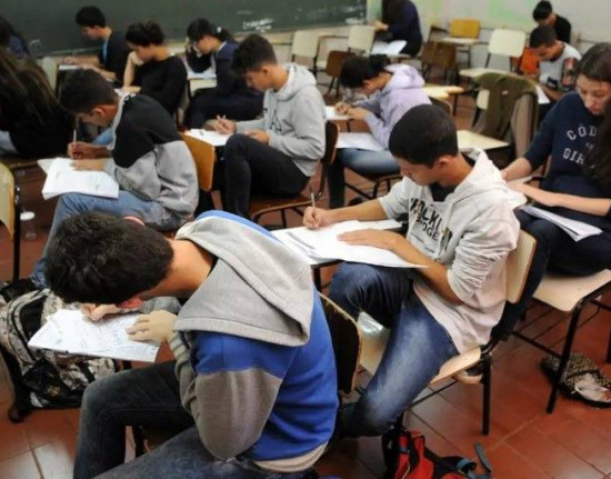 Prazo para pedir isenção da taxa de inscrição do Enem termina às 23h59