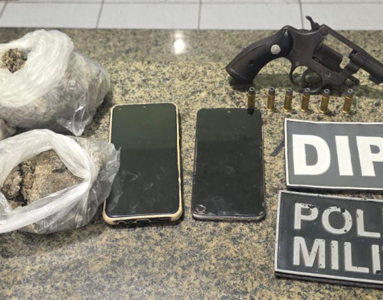 Jovem de 23 anos é preso por tráfico de drogas e porte ilegal de arma
