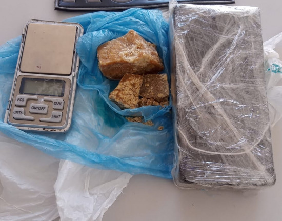 Homem é preso por jogar saco plástico com drogas em residência da zona Norte de Teresina