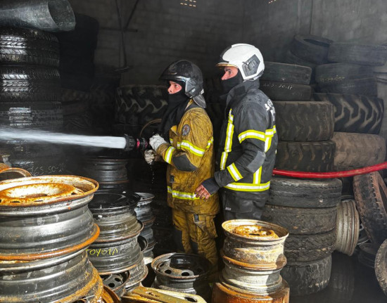 Incêndio atinge loja de autopeças e mobiliza Corpo de Bombeiros em Floriano