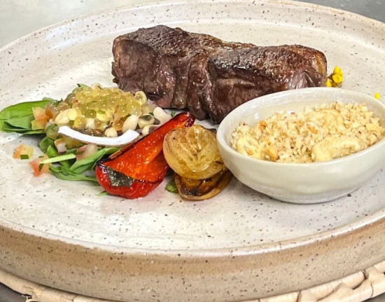 O olhar saboreia primeiro: o poder do empratamento na gastronomia contemporânea