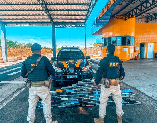 PRF encontra cerca de 140 kg de cocaína escondidos em ônibus interestadual no Piauí
