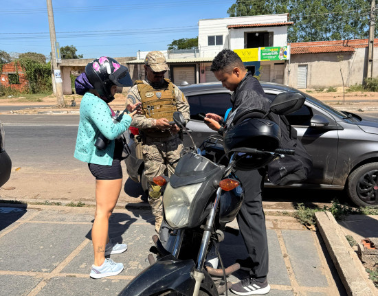 Pessoas são presas durante Operação Rastreados em Teresina