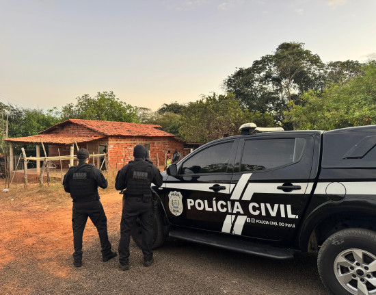 Operação no Piauí prende 12 suspeitos ligados a facção; entre eles, mãe e filho